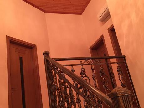 4 otaqlı həyət evi/bağ evi - Mərdəkan q. - 290 m²