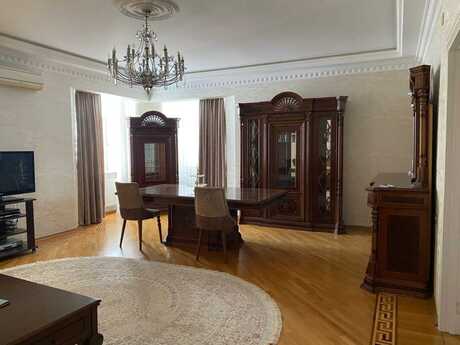 3 otaqlı yeni tikili - 8-ci mikrorayon q. - 140 m²