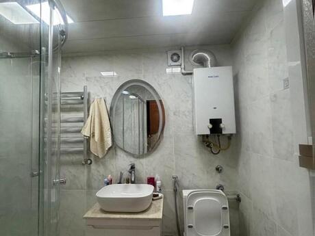 3 otaqlı köhnə tikili - 28 May m. - 65 m²