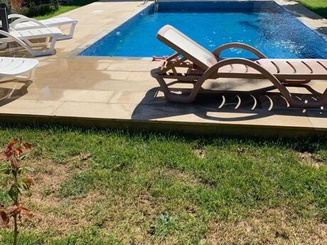 5 otaqlı həyət evi/bağ evi - Qala q. - 240 m²