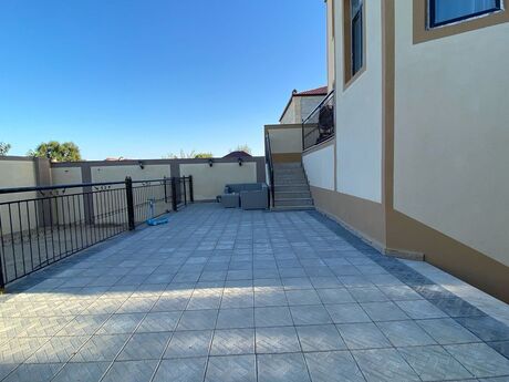 6 otaqlı həyət evi/bağ evi - Novxanı q. - 230 m²