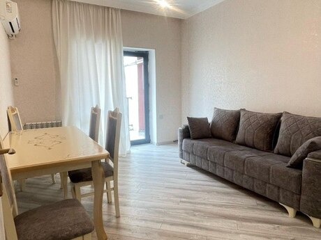 2-комн. новостройка - м. 28 мая - 55 м²