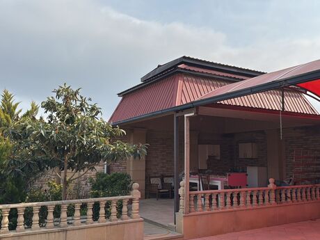 10 otaqlı həyət evi/bağ evi - Binəqədi r. - 360 m²