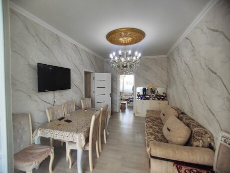 3 otaqlı köhnə tikili - 8 Noyabr m. - 55 m²