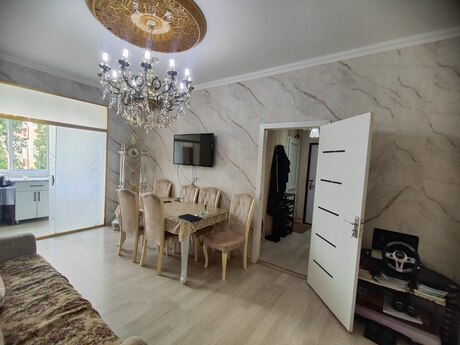 3 otaqlı köhnə tikili - 8 Noyabr m. - 55 m²