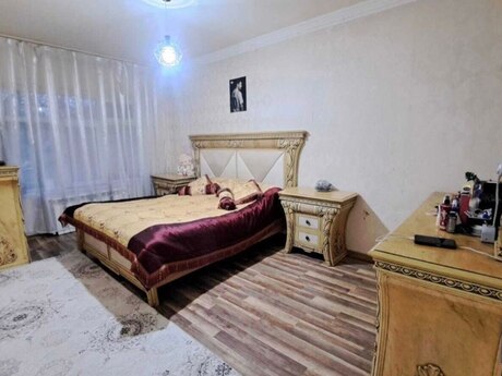 4 otaqlı köhnə tikili - Köhnə Günəşli q. - 100 m²