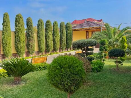 6 otaqlı həyət evi/bağ evi - Mərdəkan q. - 400 m²