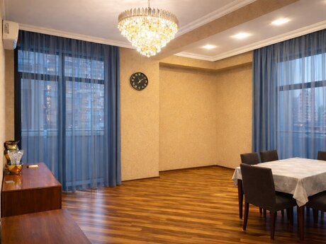 3-комн. новостройка - Насиминский  р. - 127 м²