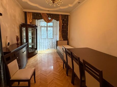 4 otaqlı köhnə tikili - 28 May m. - 110 m²