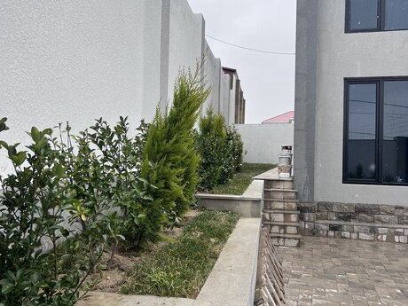 4 otaqlı həyət evi/bağ evi - Görədil q. - 200 m²