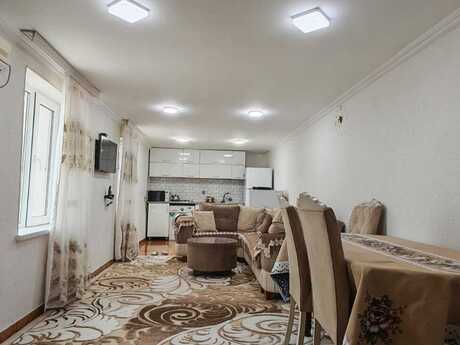 4 otaqlı həyət evi/bağ evi - Köhnə Günəşli q. - 200 m²