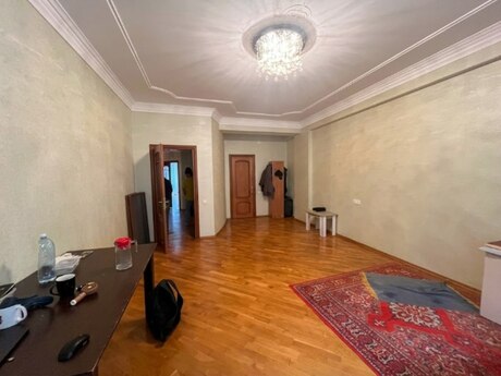 4 otaqlı yeni tikili - Elmlər Akademiyası m. - 215 m²