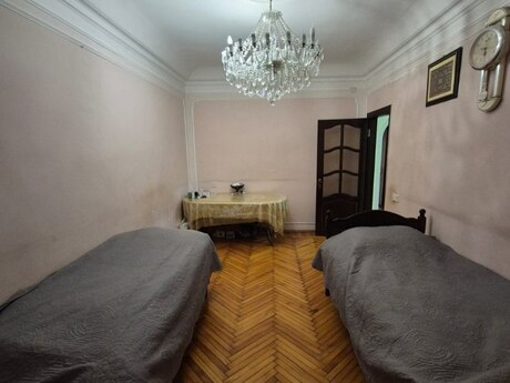 4 otaqlı köhnə tikili - Xalqlar Dostluğu m. - 100 m²