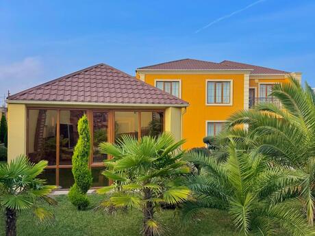6 otaqlı həyət evi/bağ evi - Mərdəkan q. - 400 m²