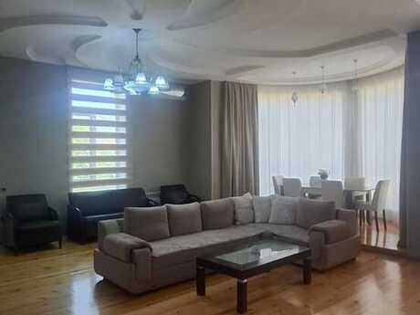 6 otaqlı həyət evi/bağ evi - Novxanı q. - 360 m²