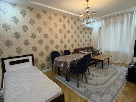 2 otaqlı köhnə tikili - Azadlıq Prospekti m. - 70 m²