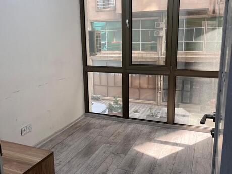 1 otaqlı ofis - Şah İsmayıl Xətai m. - 18 m²