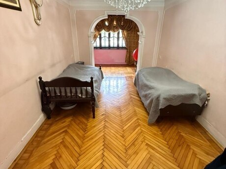 3 otaqlı köhnə tikili - Xalqlar Dostluğu m. - 80 m²
