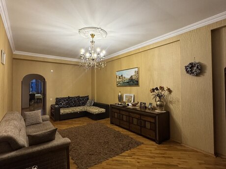 3 otaqlı yeni tikili - İnşaatçılar m. - 120 m²