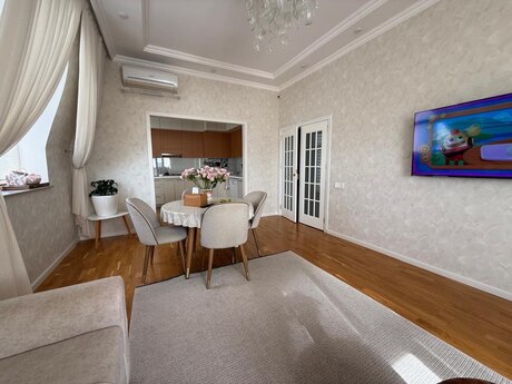 2 otaqlı yeni tikili - Azadlıq Prospekti m. - 80 m²