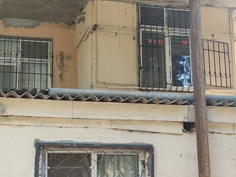 2 otaqlı köhnə tikili - İnşaatçılar m. - 35 m²