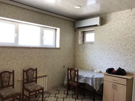 3 otaqlı həyət evi/bağ evi - İnşaatçılar m. - 50 m²