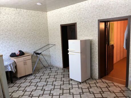 3 otaqlı həyət evi/bağ evi - İnşaatçılar m. - 50 m²