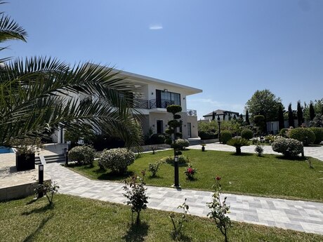 7 otaqlı həyət evi/bağ evi - Bilgəh q. - 550 m²