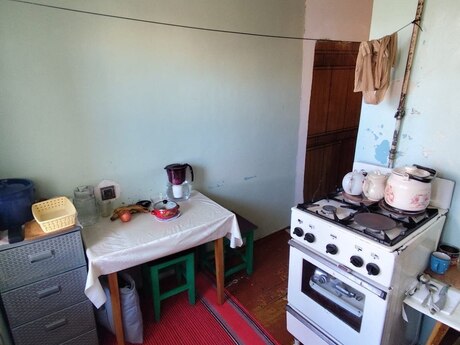 3 otaqlı köhnə tikili - Həzi Aslanov m. - 85 m²