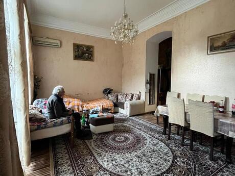 2 otaqlı köhnə tikili - Nizami m. - 60 m²