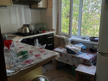 3 otaqlı köhnə tikili - Biləcəri q. - 75 m²