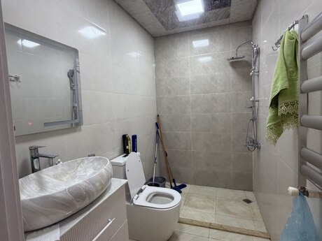 3 otaqlı yeni tikili - İnşaatçılar m. - 125 m²