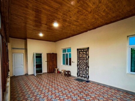 3 otaqlı həyət evi/bağ evi - Novxanı q. - 110 m²