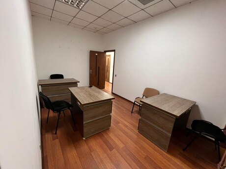1 otaqlı ofis - Sahil m. - 18 m²