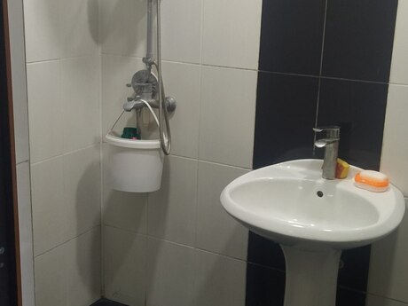 4 otaqlı köhnə tikili - Mərdəkan q. - 80 m²