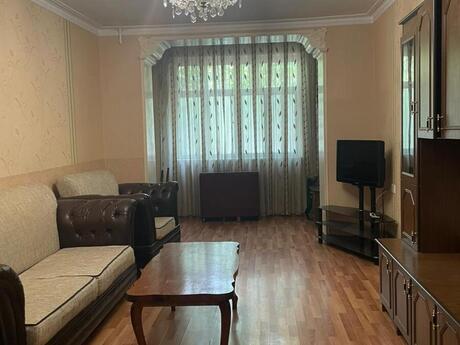 3 otaqlı köhnə tikili - Elmlər Akademiyası m. - 80 m²