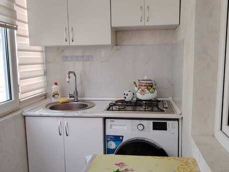 2 otaqlı köhnə tikili - Memar Əcəmi m. - 45 m²