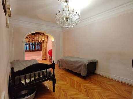 3 otaqlı köhnə tikili - Xalqlar Dostluğu m. - 80 m²