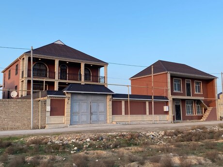 9 otaqlı həyət evi/bağ evi - Binə q. - 542 m²