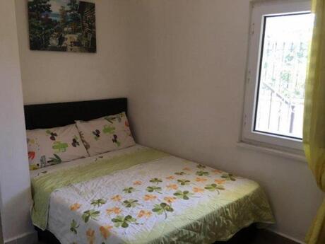2 otaqlı köhnə tikili - 8 Noyabr m. - 70 m²