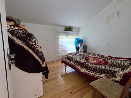 5 otaqlı həyət evi/bağ evi - Novxanı q. - 150 m²