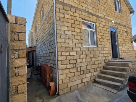 5 otaqlı həyət evi/bağ evi - Novxanı q. - 150 m²