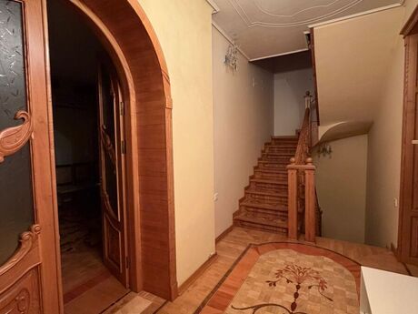 7 otaqlı həyət evi/bağ evi - Suraxanı r. - 200 m²