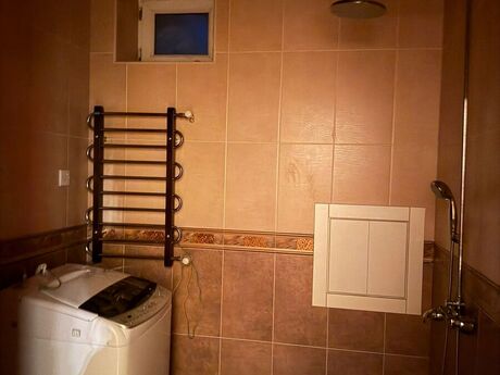 7 otaqlı həyət evi/bağ evi - Suraxanı r. - 200 m²