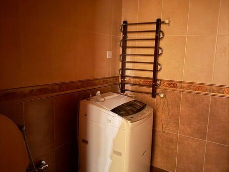 7 otaqlı həyət evi/bağ evi - Suraxanı r. - 200 m²