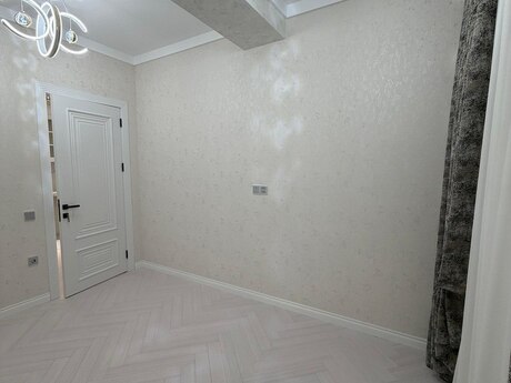 4 otaqlı yeni tikili - 8 Noyabr m. - 134 m²