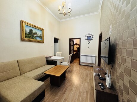 3 otaqlı köhnə tikili - Sahil m. - 65 m²