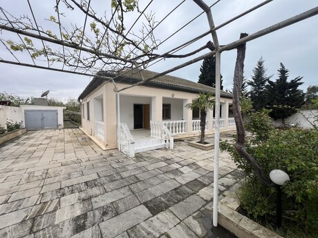 3 otaqlı həyət evi/bağ evi - Fatmayı q. - 130 m²