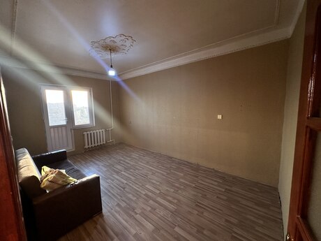 2 otaqlı köhnə tikili - Yeni Günəşli q. - 60 m²