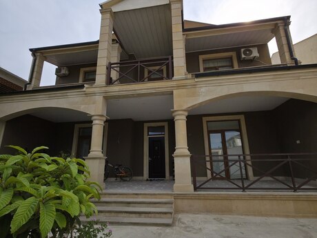 7 otaqlı həyət evi/bağ evi - Mərdəkan q. - 348 m²